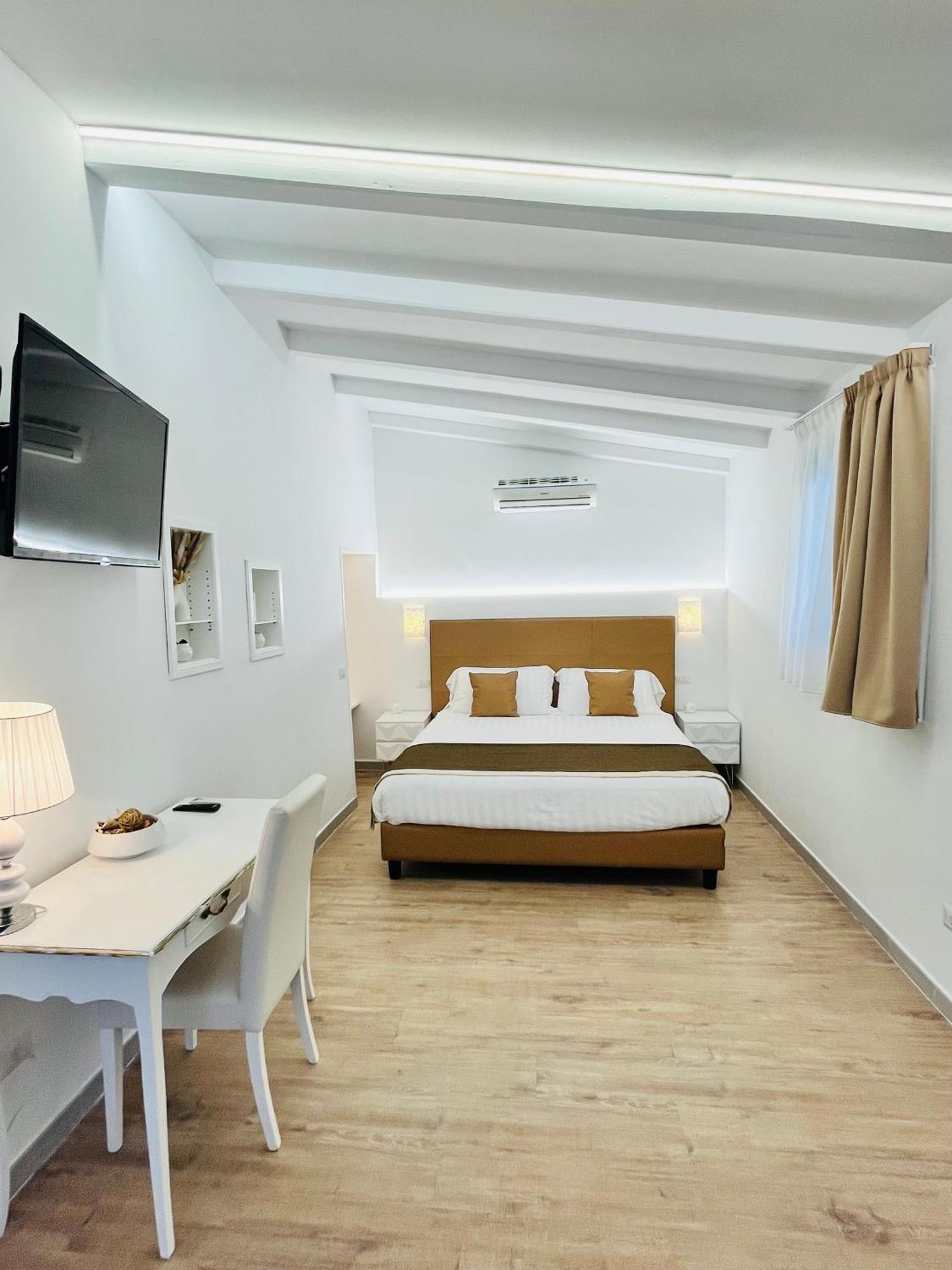 Hotel La Torraccia ตาร์กวิเนีย ภายนอก รูปภาพ